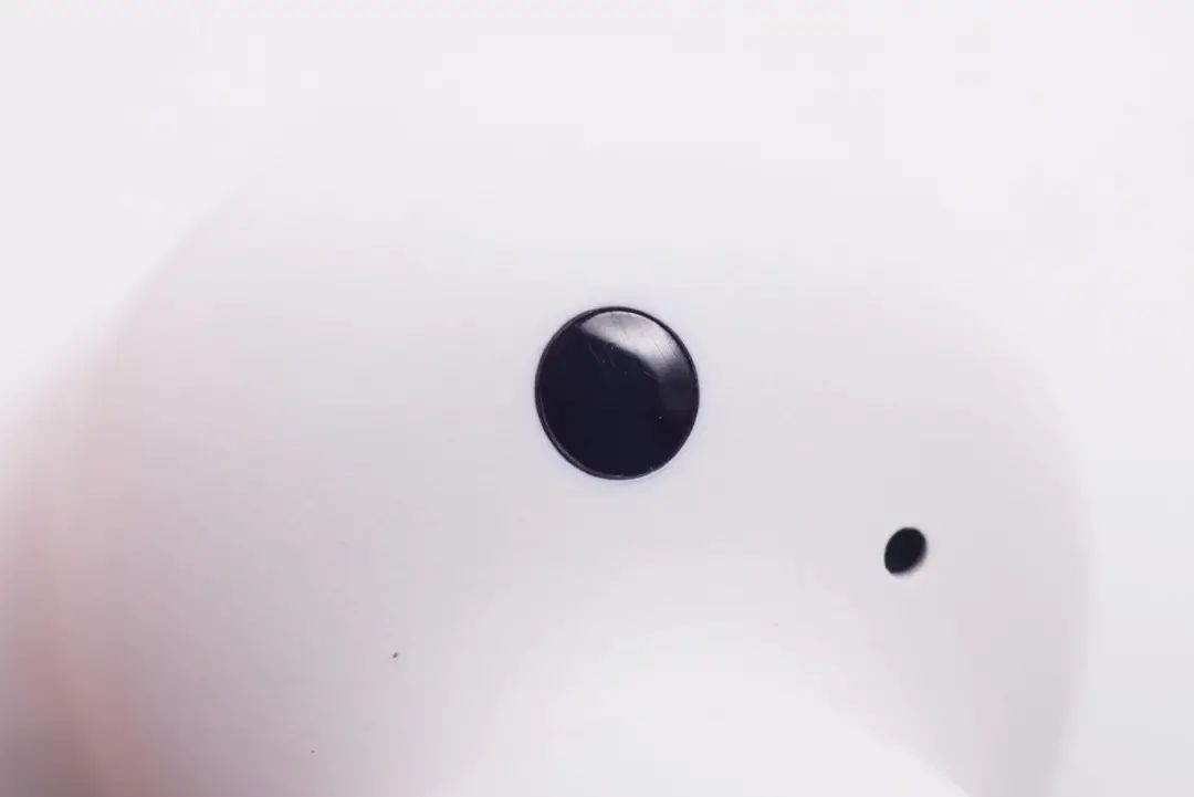 й